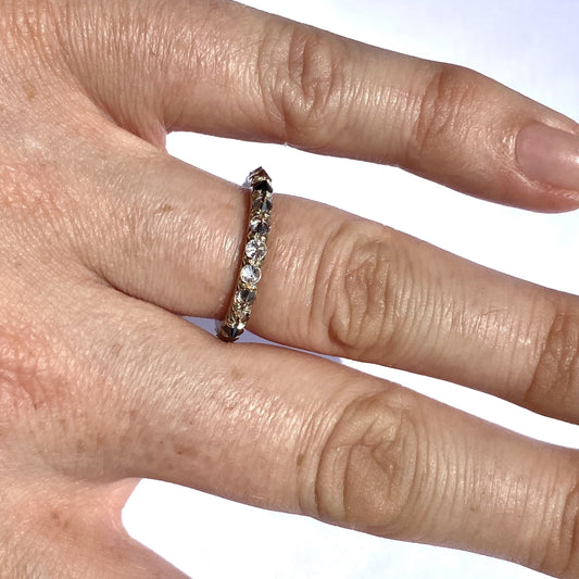 Barbed Ombré Diamond Eternity Band