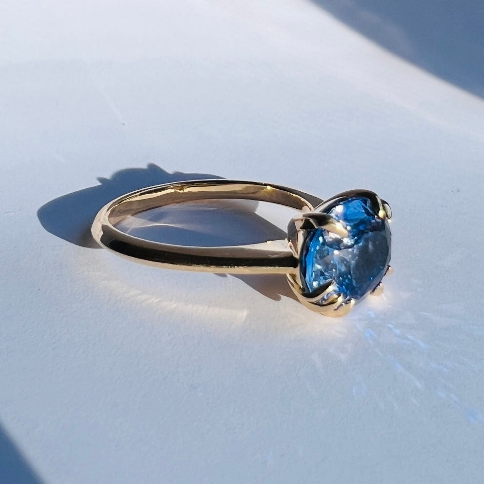Sapphire Makhaira Solitaire