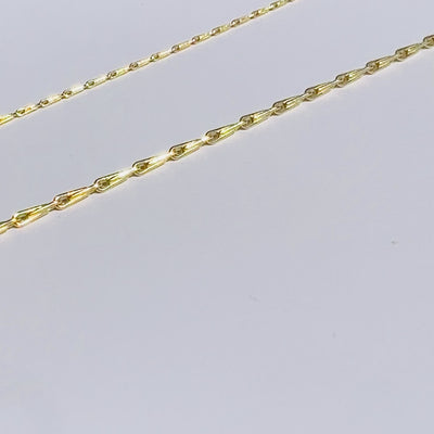 Video of gold barley corn chain in 1mm and 1.7mm widths on a white background by Tamsin Rasor Fine Jewelry